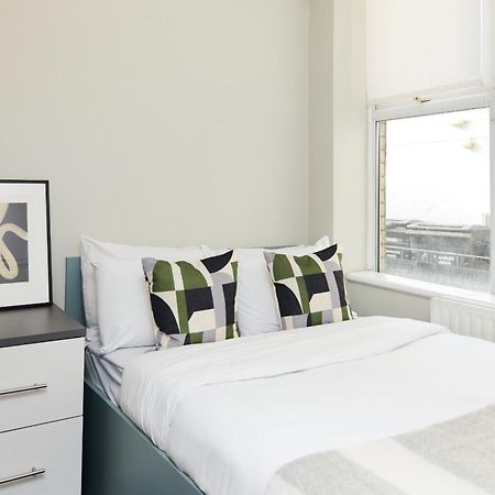 Louise House Hostel Лондон Экстерьер фото