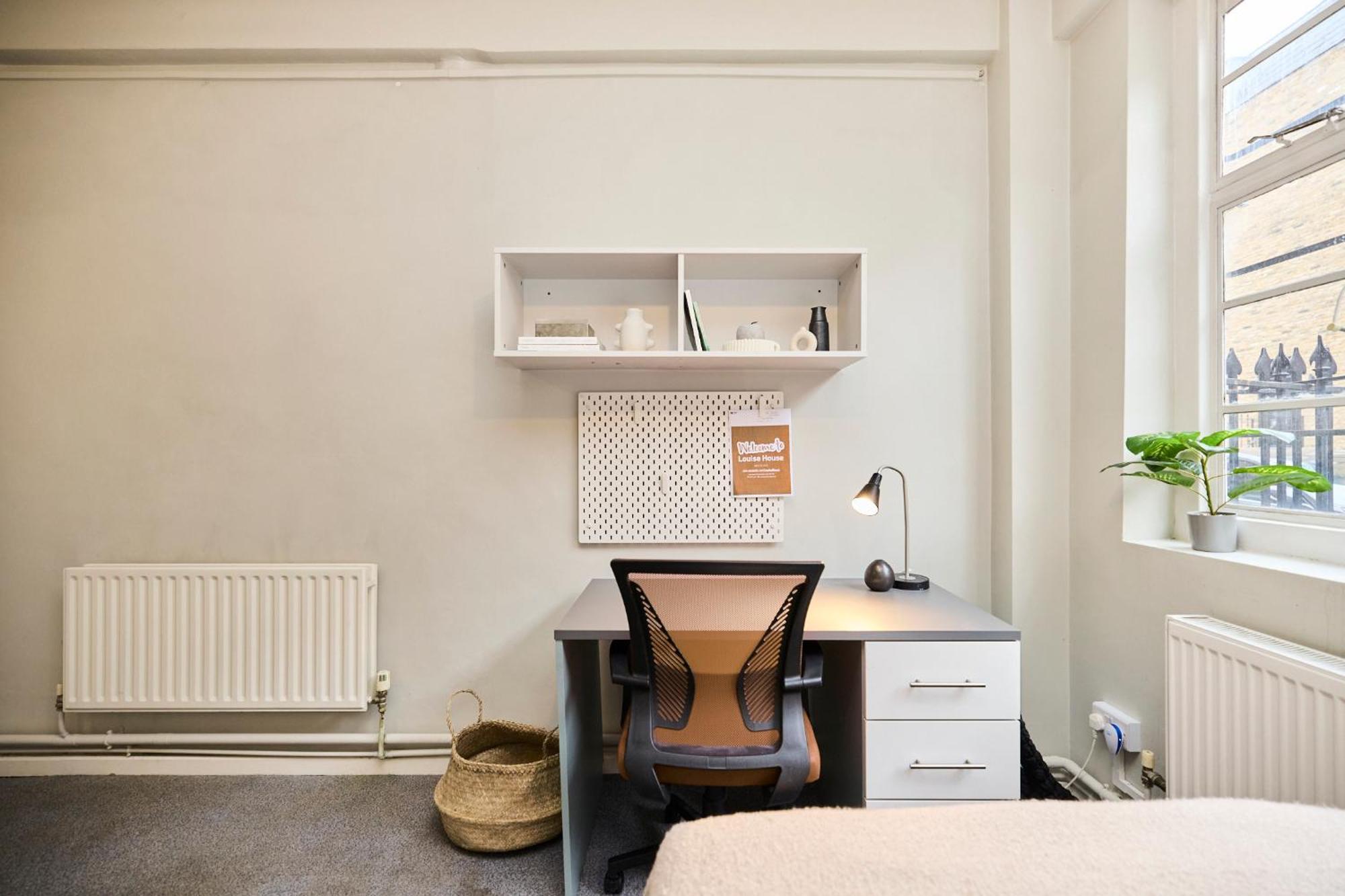 Louise House Hostel Лондон Экстерьер фото