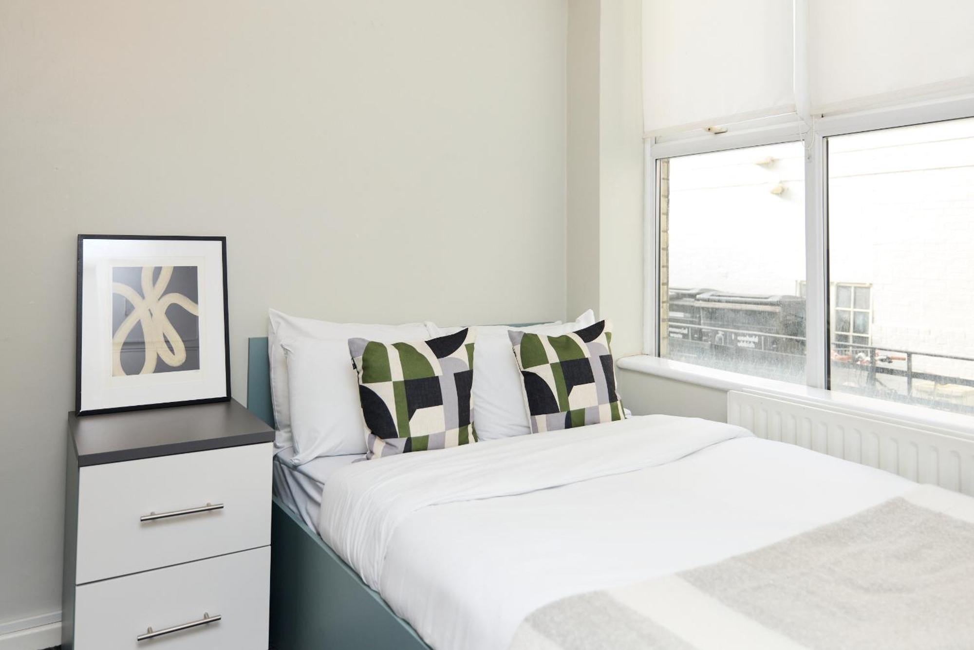 Louise House Hostel Лондон Экстерьер фото