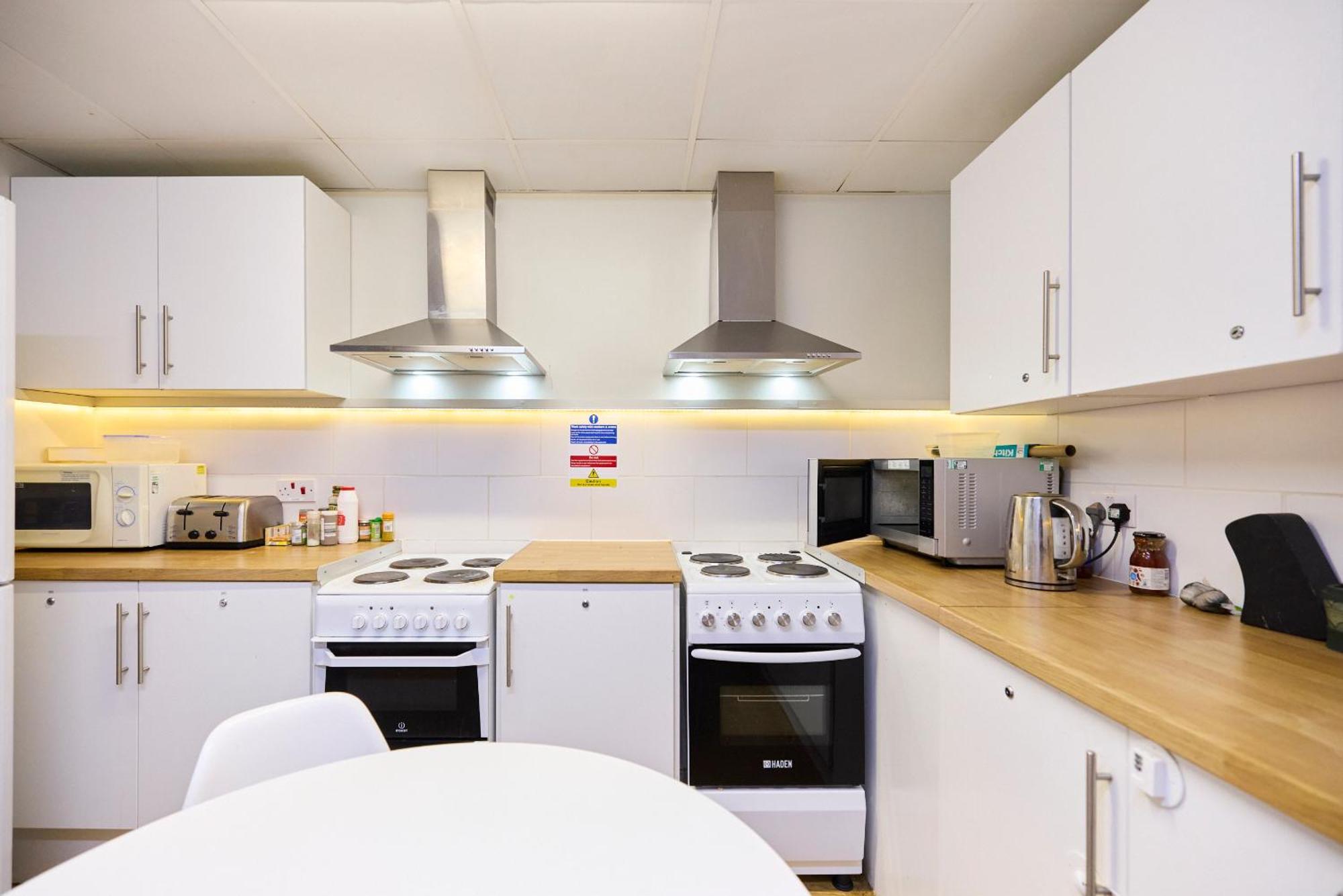 Louise House Hostel Лондон Экстерьер фото