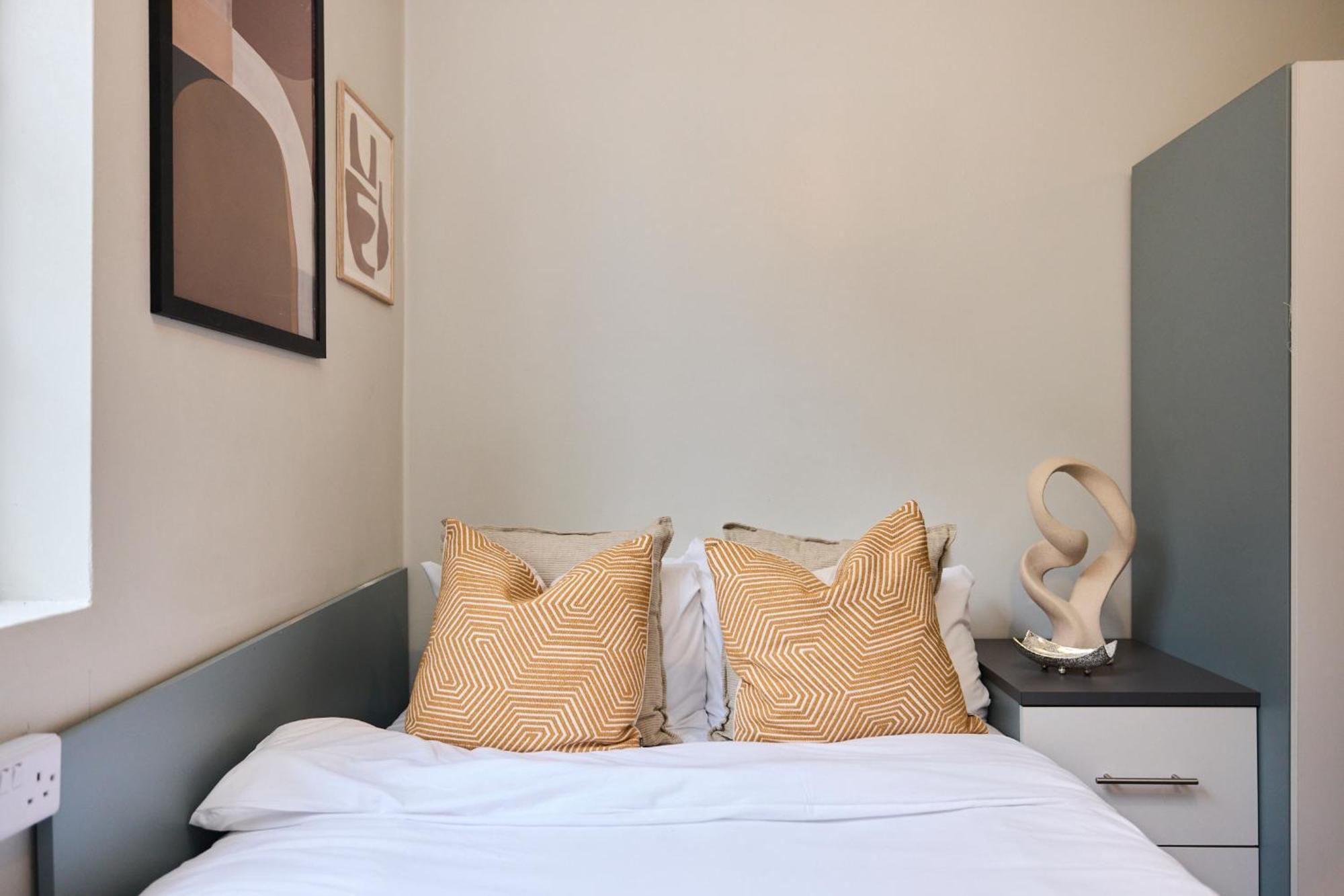 Louise House Hostel Лондон Экстерьер фото