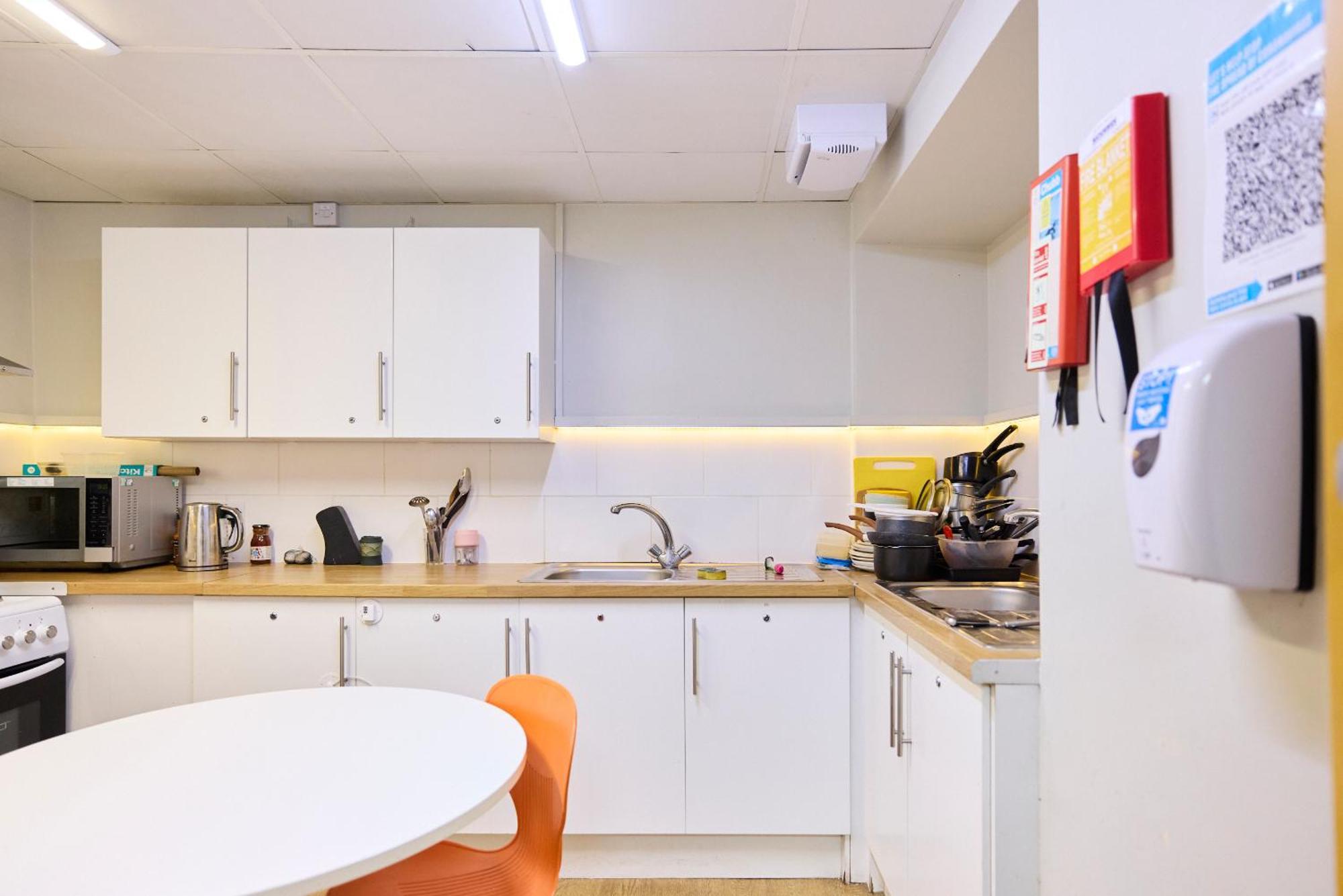 Louise House Hostel Лондон Экстерьер фото