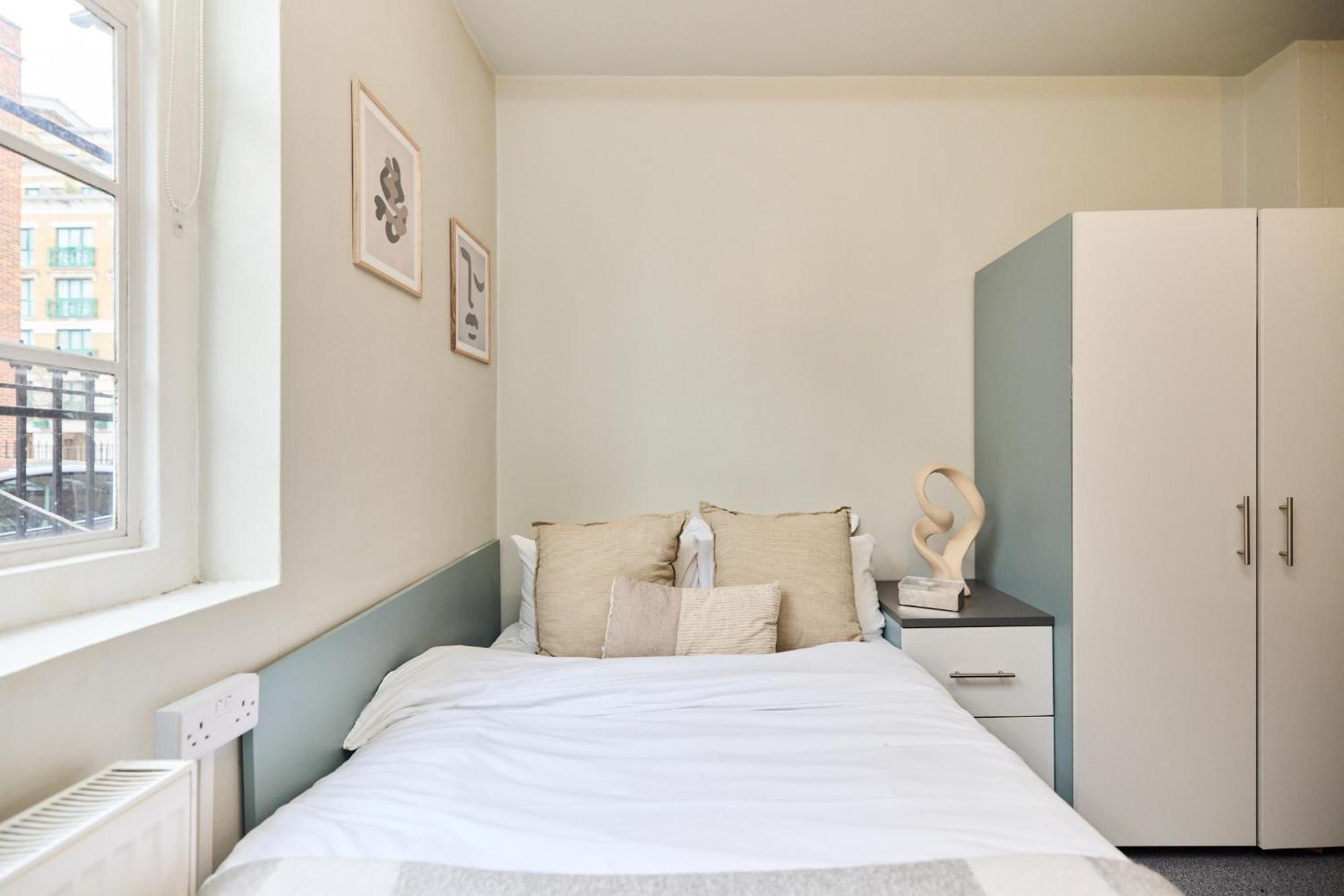 Louise House Hostel Лондон Экстерьер фото
